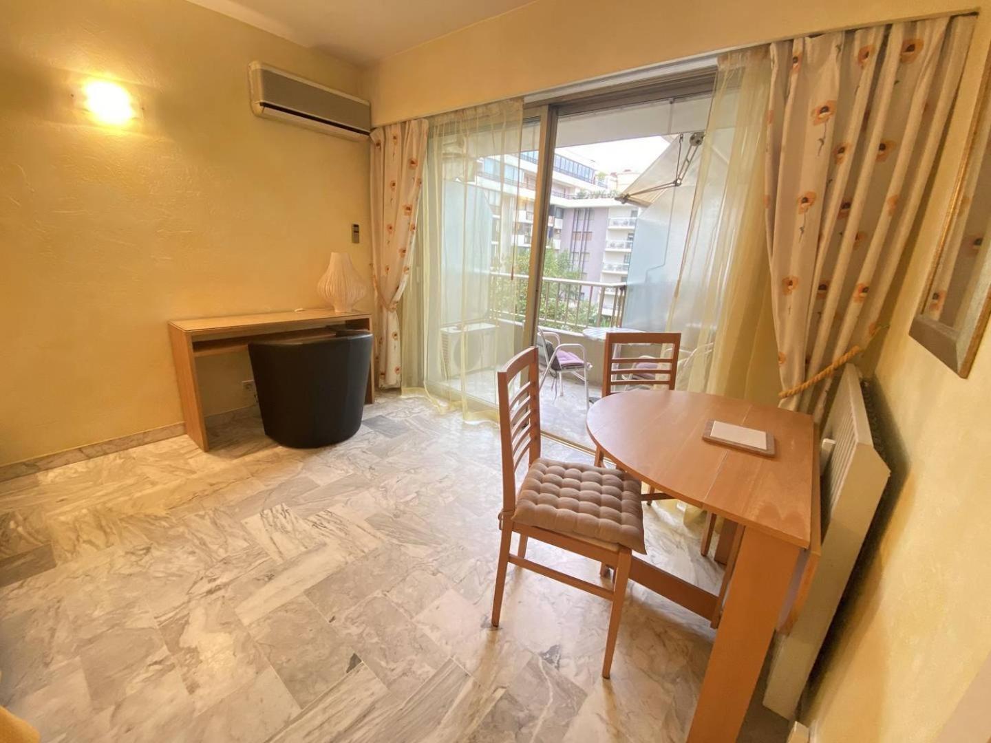 Apartment Proche Croisette - *